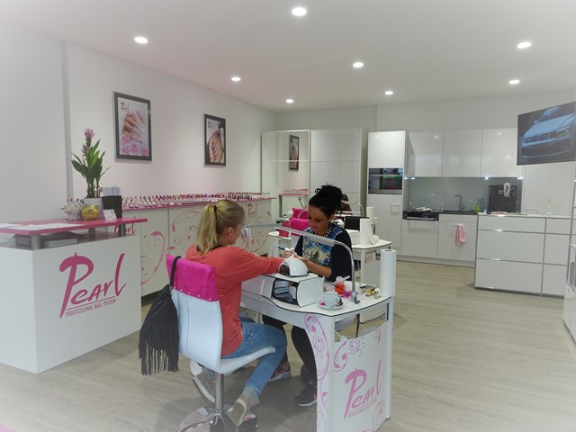 Pearl Professional Nail System, Lyssachstrasse 113c in Burgdorf