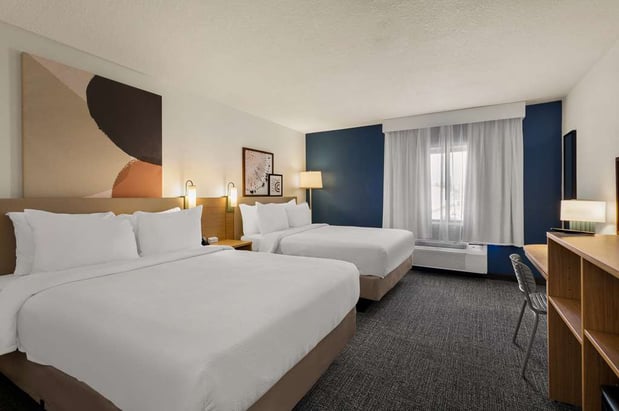 Images Spark by Hilton Fort Wayne