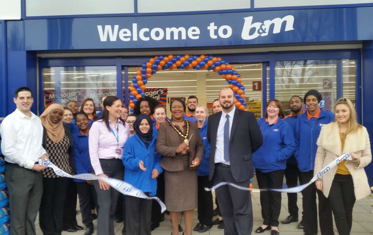 B&M Beckton being formally opened by the Councillor Joy Laguda, MBE and Richard House Hospice who gratefully received £250 worth of B&M vouchers