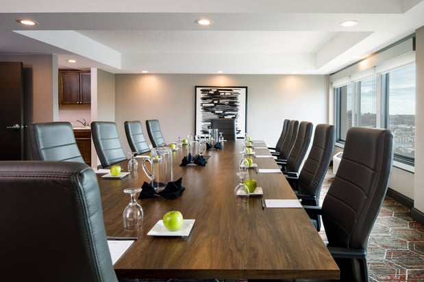 Images Crowne Plaza Memphis Downtown by IHG