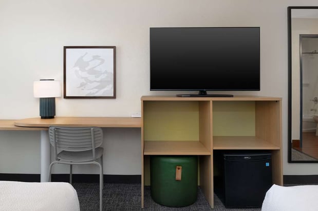 Images Spark by Hilton Evansville East IN