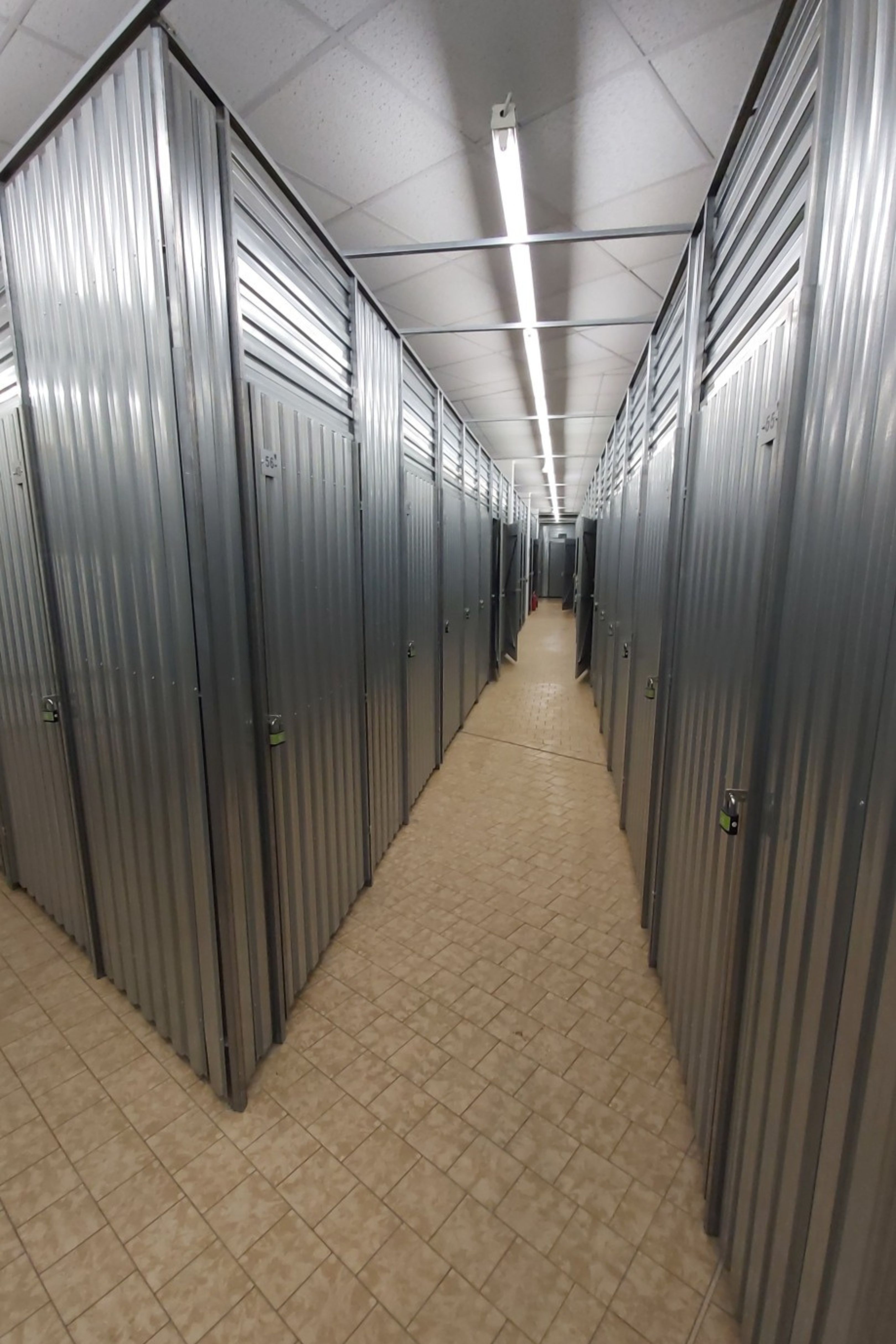 Storebox - Dein Lager nebenan, Manforter Straße 156 in Leverkusen