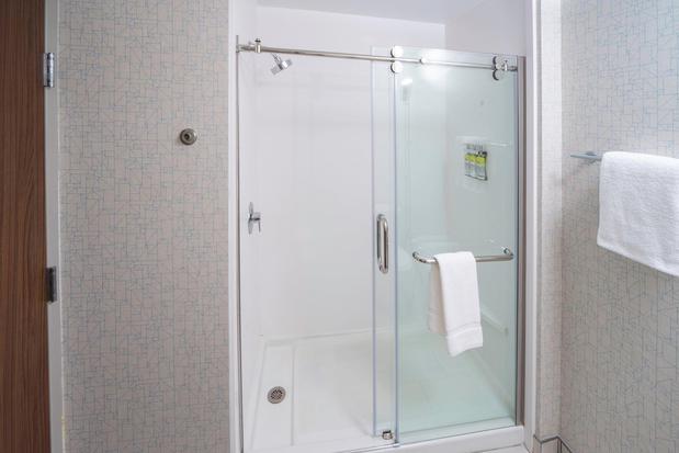 Images Holiday Inn Express & Suites Brevard – City Center by IHG