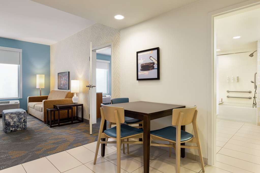 Guest room
