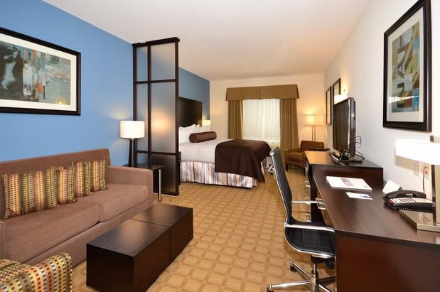 Images Best Western Plus Lytle Inn & Suites