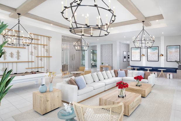 Images Everly Apartments