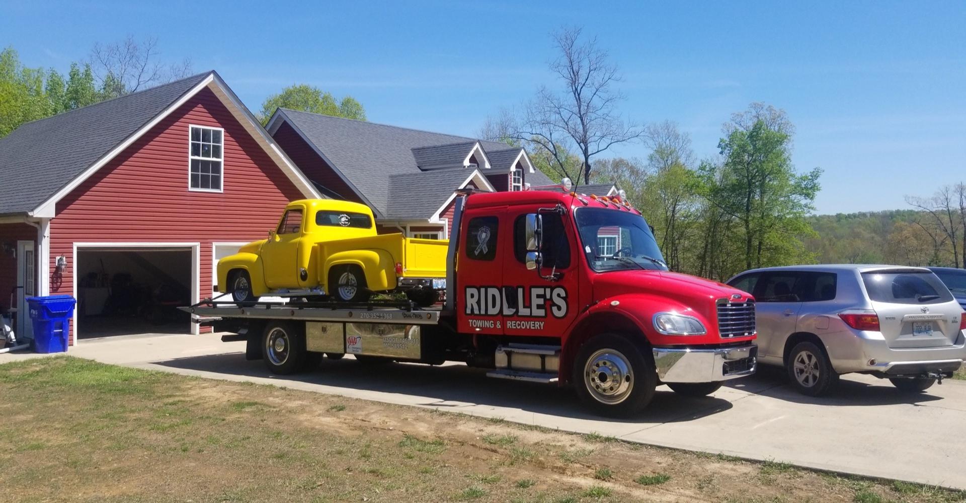 Our experts aren’t just highly trained, licensed and certified to perform quick, damage-free work—they’re also good, kind people who want to deliver the comfort and peace of mind you deserve when car trouble strikes. All Technicians are drug and alcohol tested, uniformed, and checked for criminal backgrounds.  Call Riddle’s today for the quality towing services you deserve!  We want you and your family safe and when we get the call, we make every attempt to provide that security
