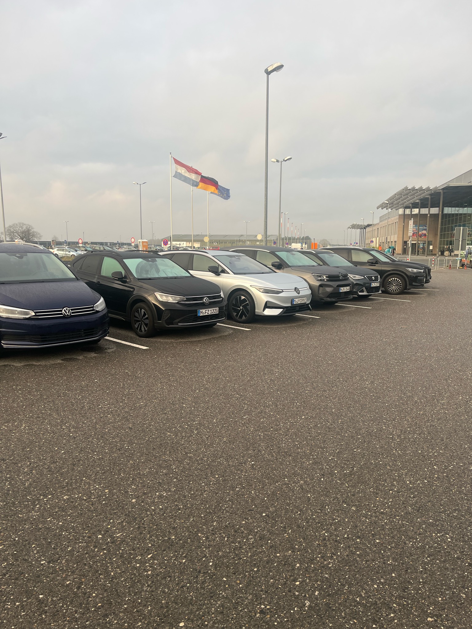 SIXT Autovermietung Weeze/Niederrhein Flughafen, Flughafen-Ring 1 in Weeze