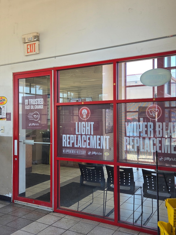 Jiffy Lube Oil Change Image