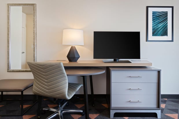 Images Holiday Inn & Suites Across From Universal Orlando by IHG