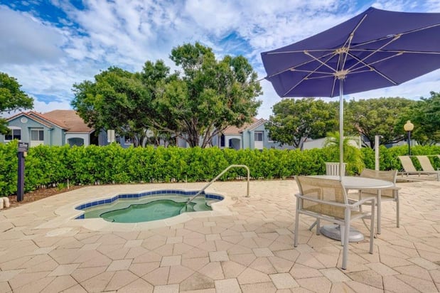 Images Royal St. George at the Villages Apartment Homes