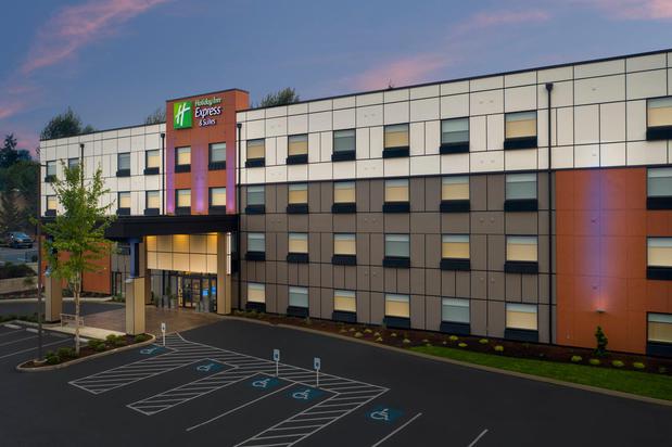 Images Holiday Inn Express & Suites Puyallup (Tacoma Area), an IHG Hotel