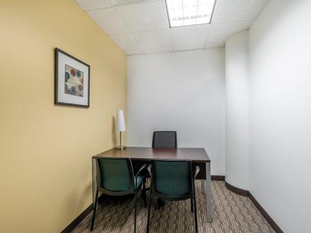 Image 8 | Regus - Illinois, Downers Grove - Executive Towers West