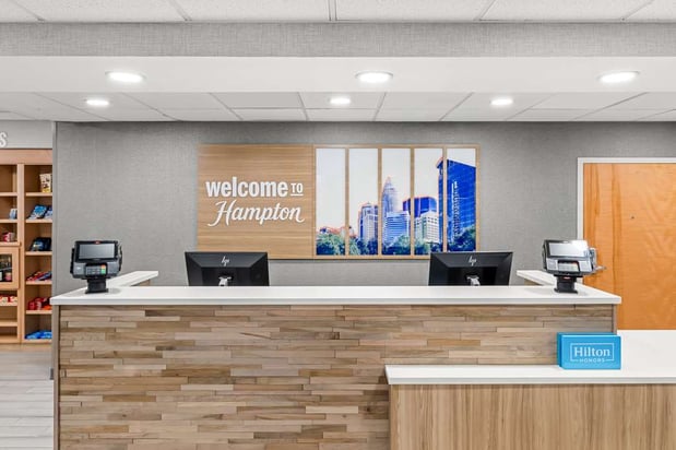 Images Hampton Inn & Suites Charlotte-Airport