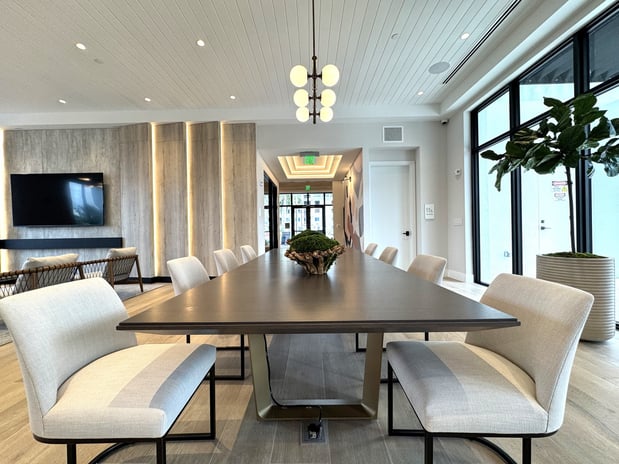 Images Caroline Golden Glades