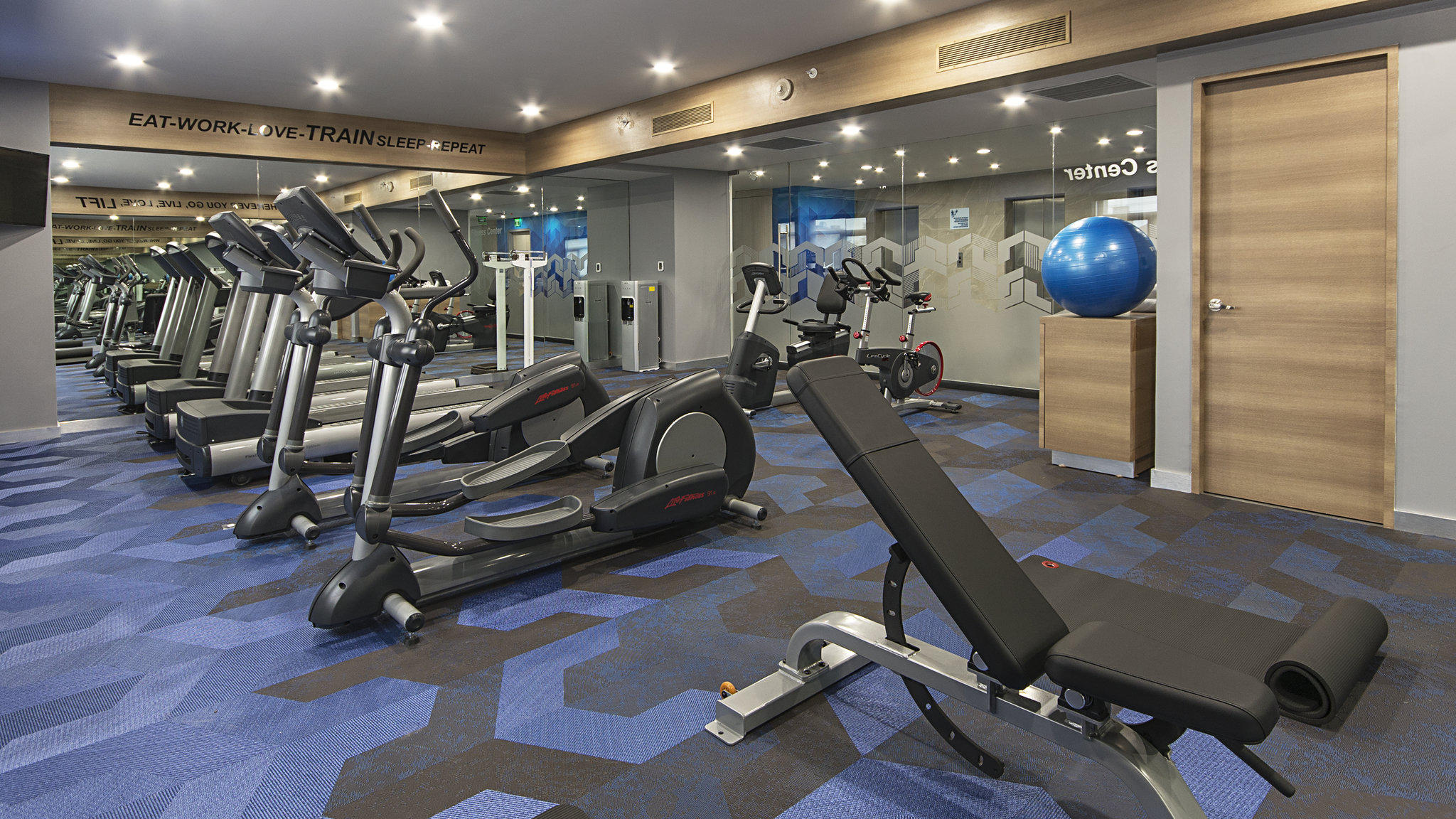 Images Holiday Inn Express Mexico - Toreo by IHG