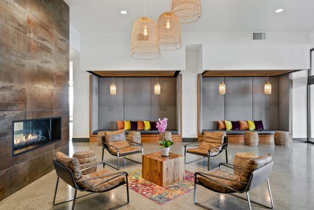 Images Hotel Indigo Seattle Everett Waterfront by IHG