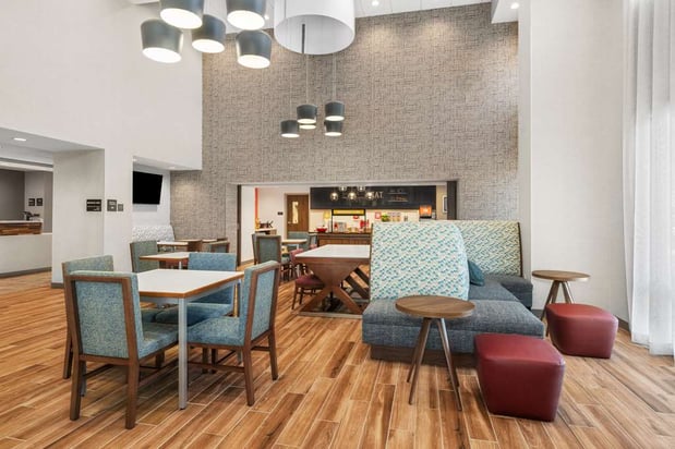 Images Hampton Inn & Suites Bakersfield Central