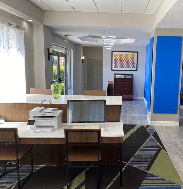 Images Holiday Inn Express & Suites Clearwater/US 19 N by IHG