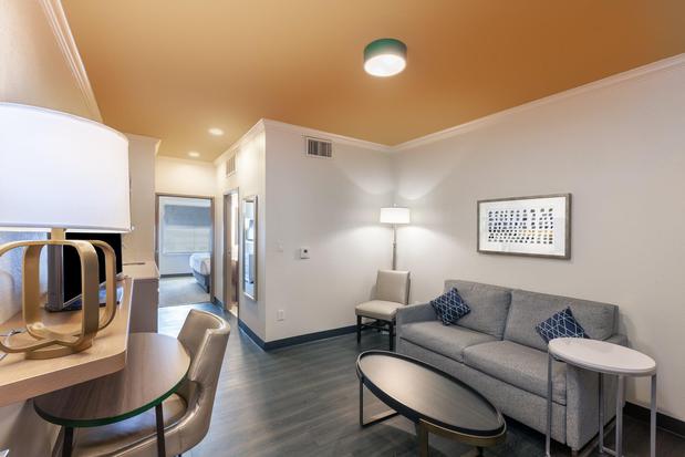 Images Holiday Inn & Suites McKinney - N Allen by IHG
