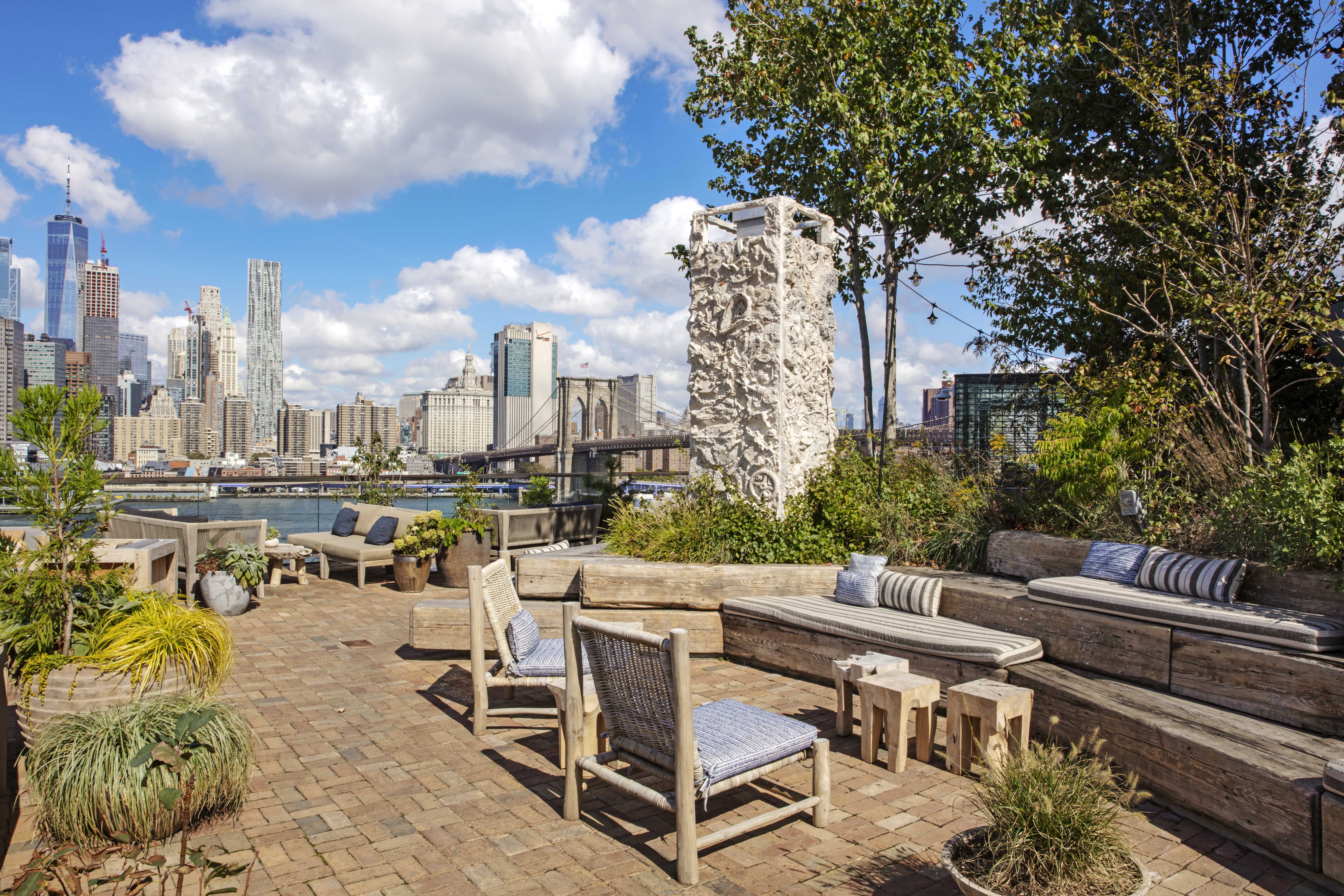 Views of Brooklyn Bridge 