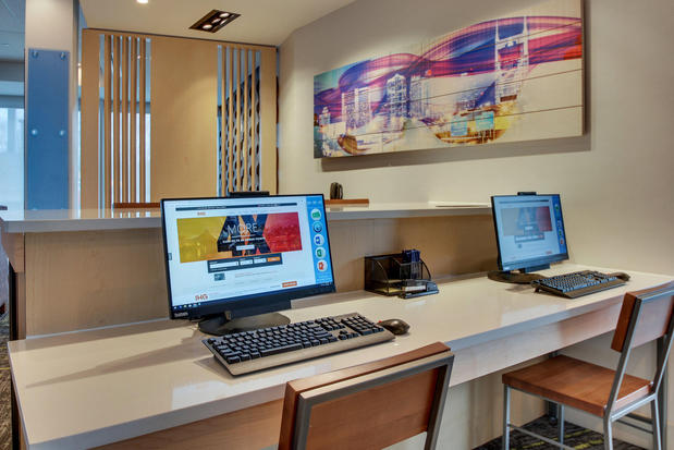 Images Holiday Inn Express & Suites Nashville Metrocenter Downtown by IHG