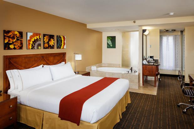 Images Holiday Inn Express Simi Valley by IHG