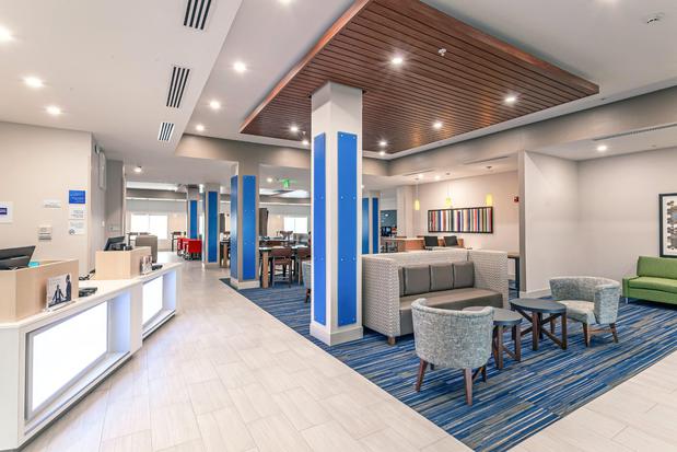 Images Holiday Inn Express & Suites Columbus - Worthington by IHG