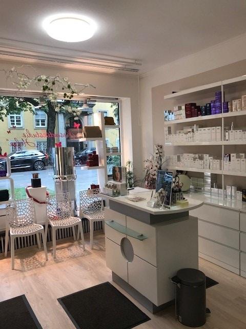 Kundenbild groß 4 Kosmetikstudio Helga | Visagist, Haarentfernung & Hautbehandlung | München | Bogenhausen
