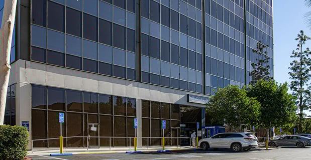 Images Cedars-Sinai Orthopaedics – Tarzana