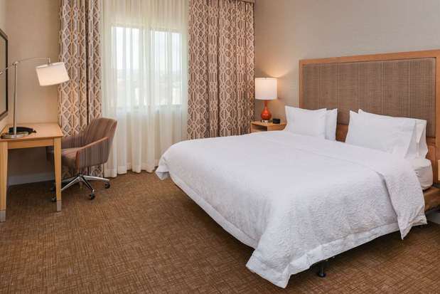 Images Hampton Inn & Suites Denver-Speer Boulevard