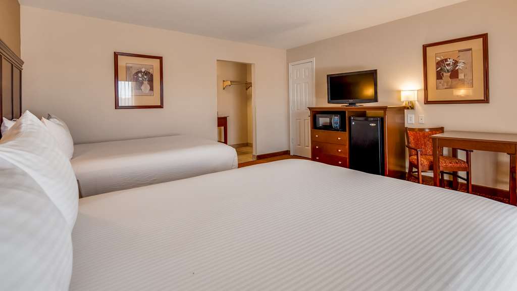 Double Queen Guest Room