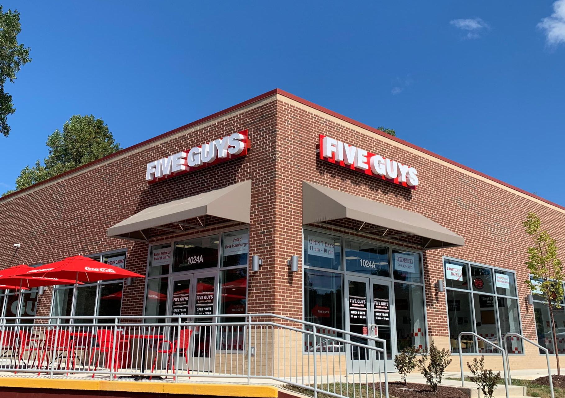 Exterior photograph of the entrance to the Five Guys restaurant at 1024 Seneca Road in Great Falls,  Five Guys Great Falls (703)429-4002