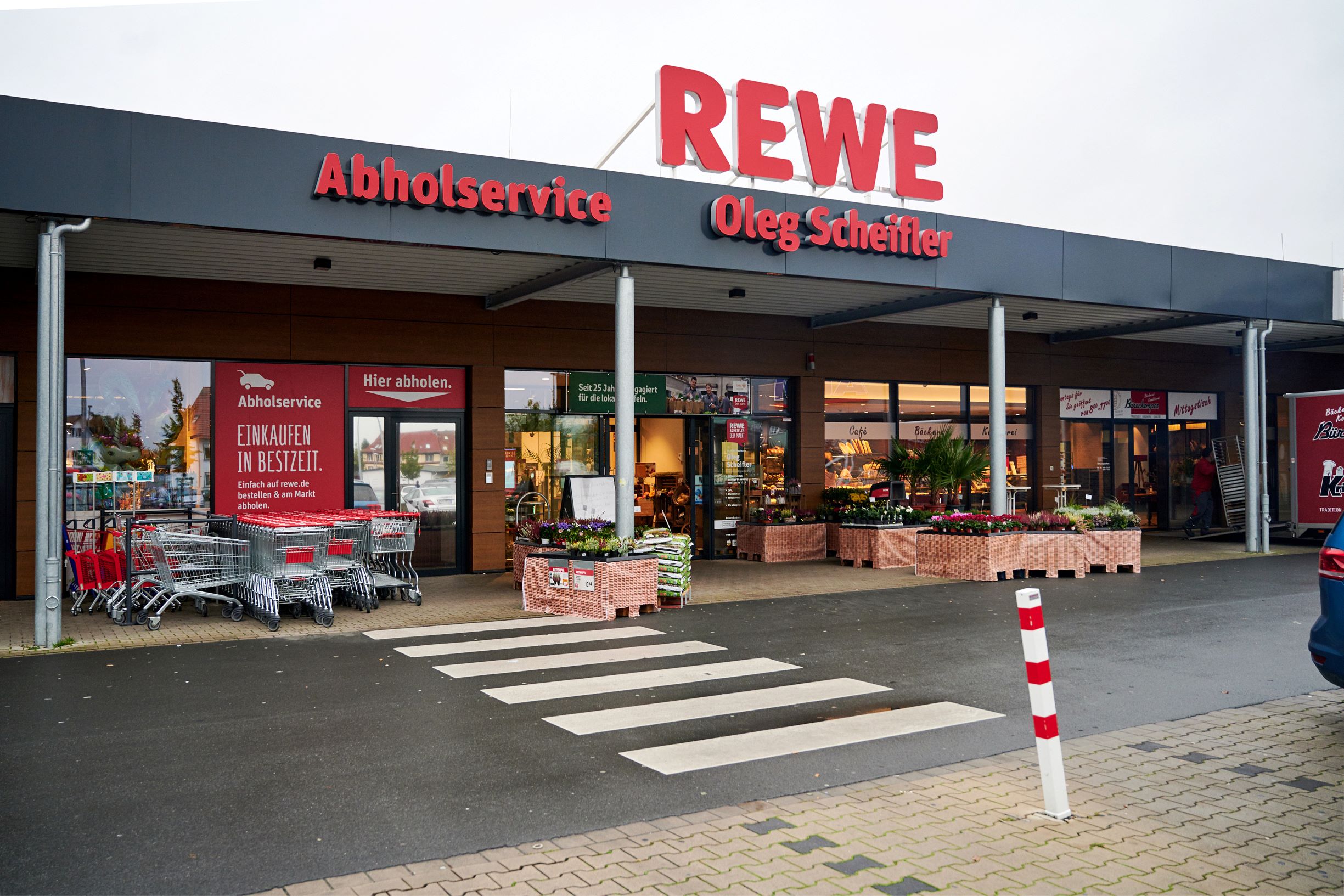 Bild 1 REWE in Bielefeld