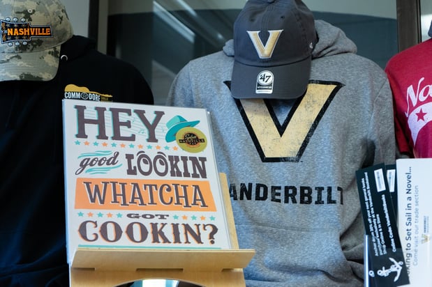 Images Holiday Inn Nashville-Vanderbilt (Dwtn) by IHG