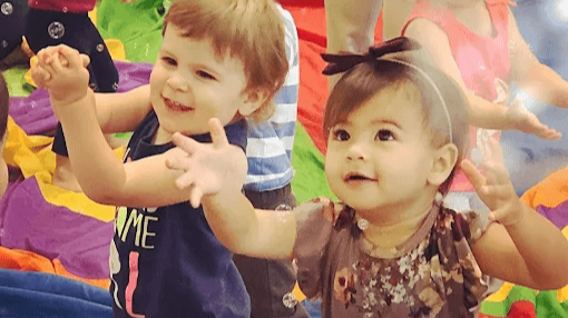 Give your child permission to experiment with color, texture, and their own creative ideas. Our kids art classes in Encino focus on joyful exploration, helping young artists express themselves without worrying about making something perfect.