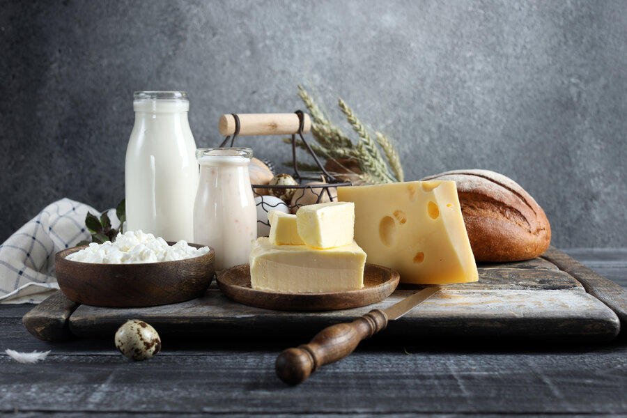 MOLKEREIERZEUGNISSE
Lassen Sie sich in unserer Molkereiabteilung von den feinsten Käsesorten aus der Region begeistern und decken Sie sich mit köstlichem Hart- sowie Weichkäse von der Schmalzmühle ein.