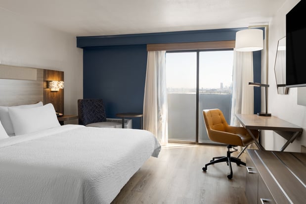 Images Holiday Inn Express Denver Central - North by IHG