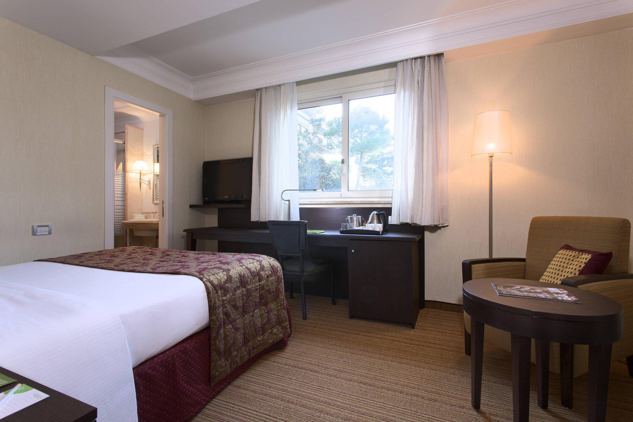 Courtyard by Marriott Rome Central Park - Roma, Via Giuseppe Moscati 7