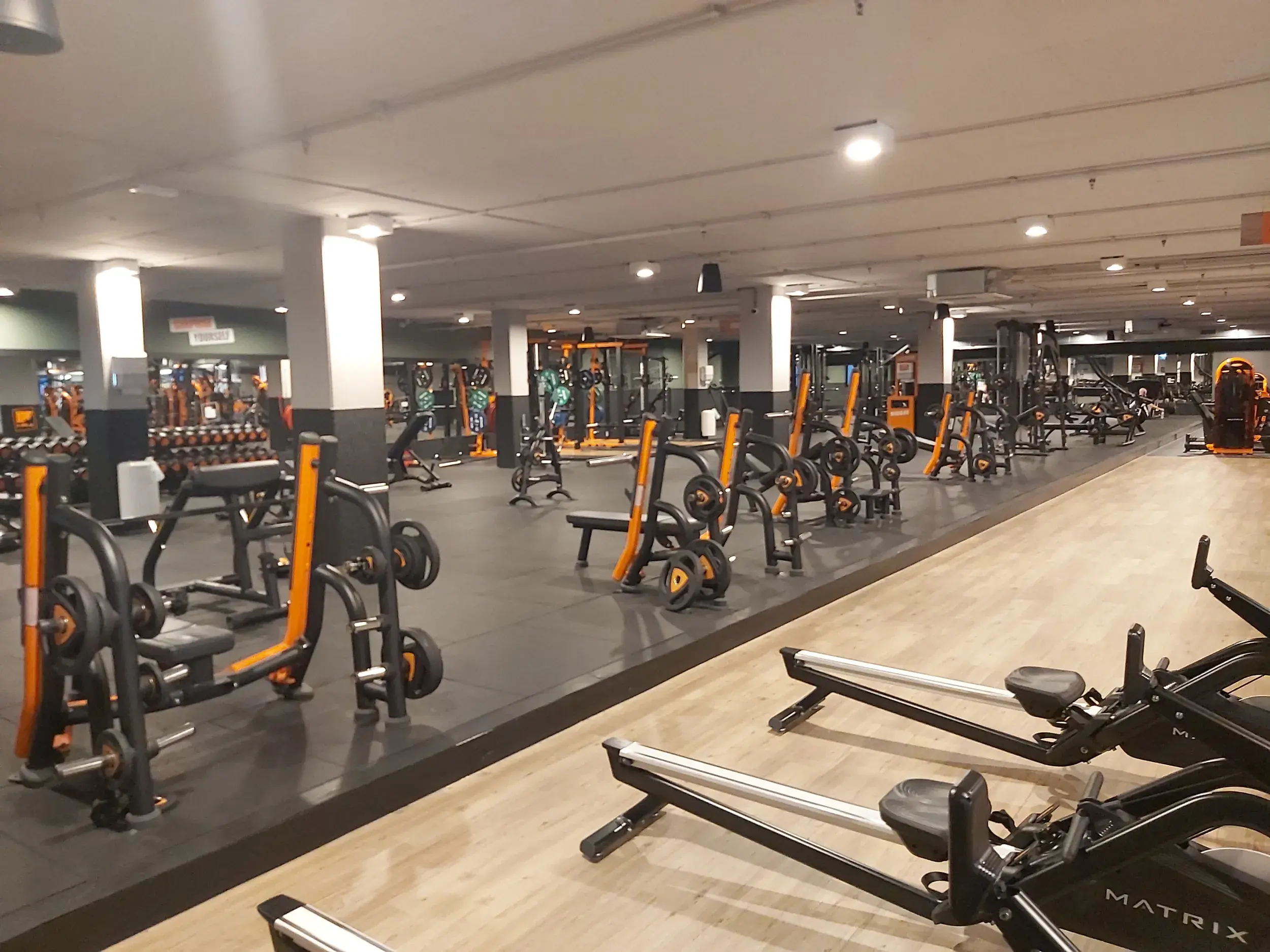 Foto's Basic-Fit 24/7