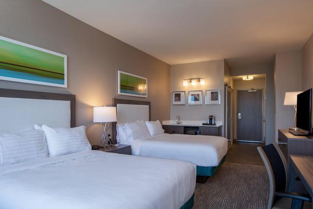 Images Holiday Inn Cleveland Clinic by IHG