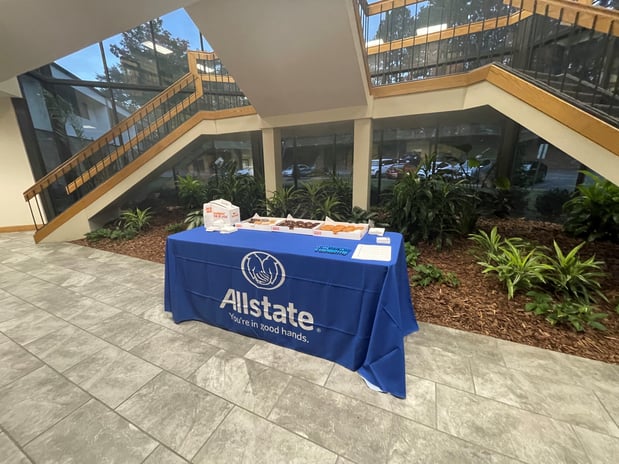 Images Roberto Crescencio: Allstate Insurance