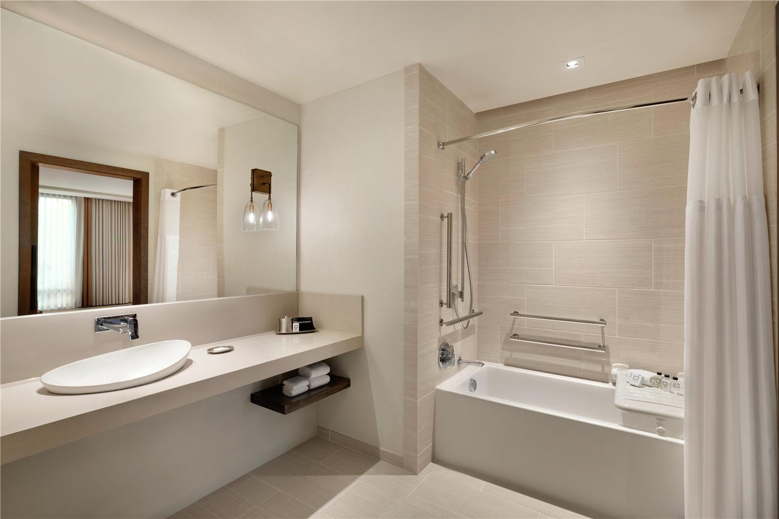 Guest room bath 