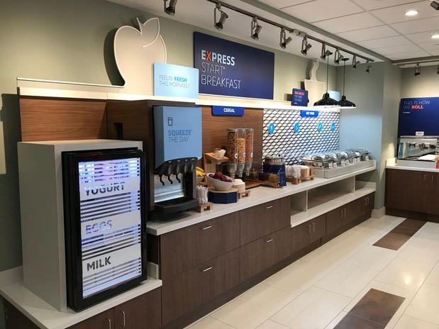 Images Holiday Inn Express & Suites Biloxi- Ocean Springs by IHG