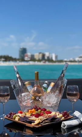 Images Yacht Luxe Miami Charters