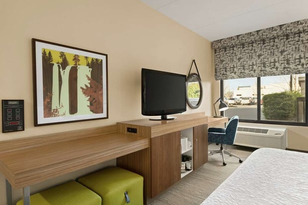Images Hampton Inn Portland-Airport