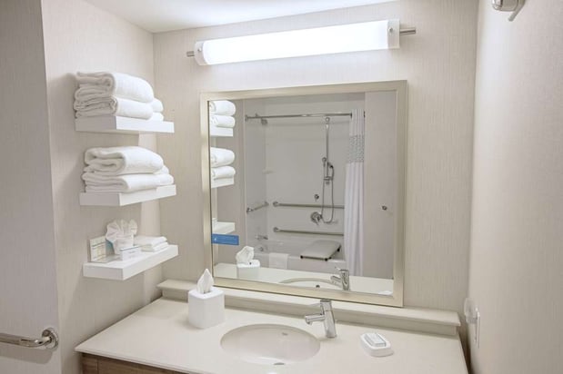 Images Hampton Inn Amesbury