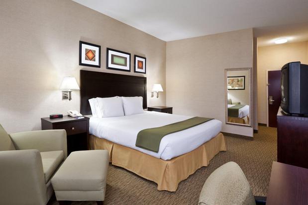 Images Holiday Inn Express & Suites Cleveland-Streetsboro, an IHG Hotel