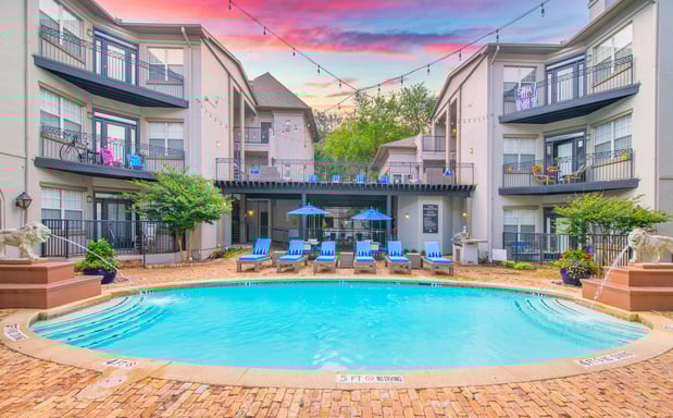 Images MAA Uptown Village