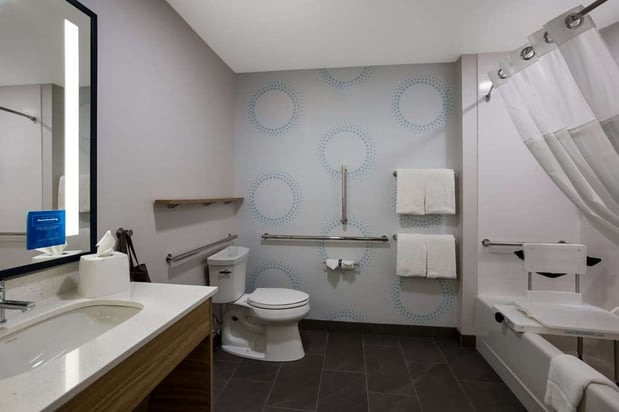Images Tru by Hilton Traverse City